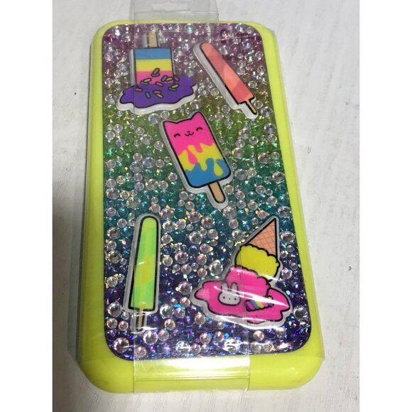 Claires Glitter Eyeshadow & Cotton Candy Lip Gloss Makeup Kit - Picture 2 of 4